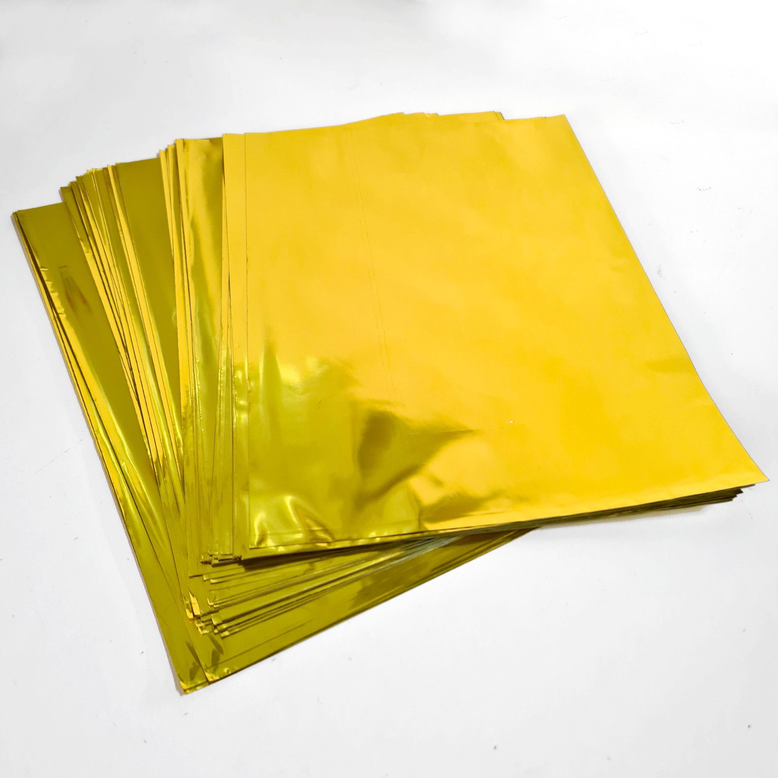 saco de presente dourade 4 ML